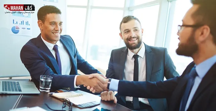 با آموزش مذاکره و متقاعدسازی بدون فشار، طرف مقابل را به تصمیمگیری ترغیب کنید